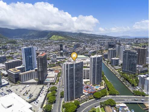 Aerial view of Honolulu skyline