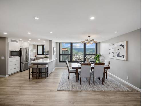 Kitchen and dining combo