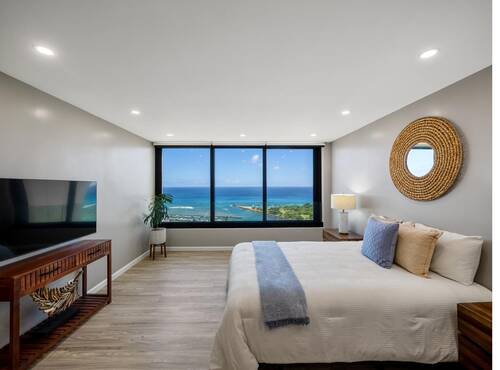 Bedroom with twin beds