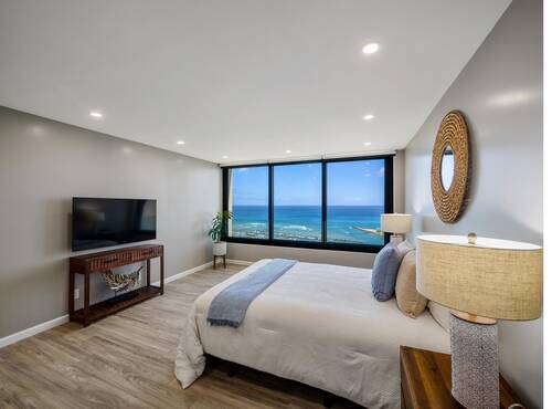 Bedroom with twin beds and view